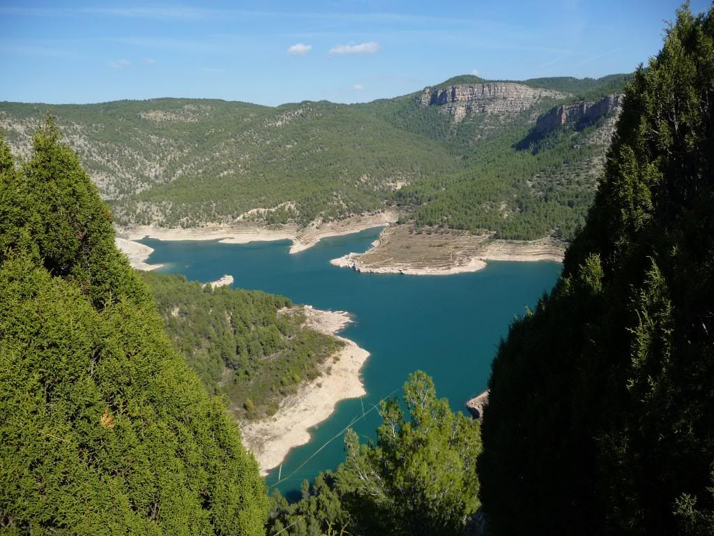 RESTOS DEL CASTILLO DE LA VIÑAZA TIERRA DE LA BARONÍA DE ARENÓS